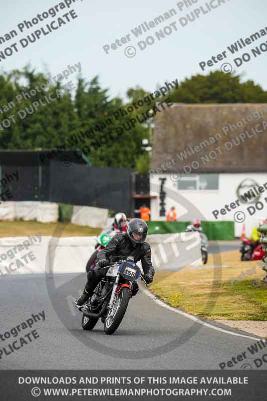 Vintage motorcycle club;eventdigitalimages;mallory park;mallory park trackday photographs;no limits trackdays;peter wileman photography;trackday digital images;trackday photos;vmcc festival 1000 bikes photographs